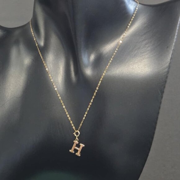 Jewelry - Detachable letter pendant - Letter H